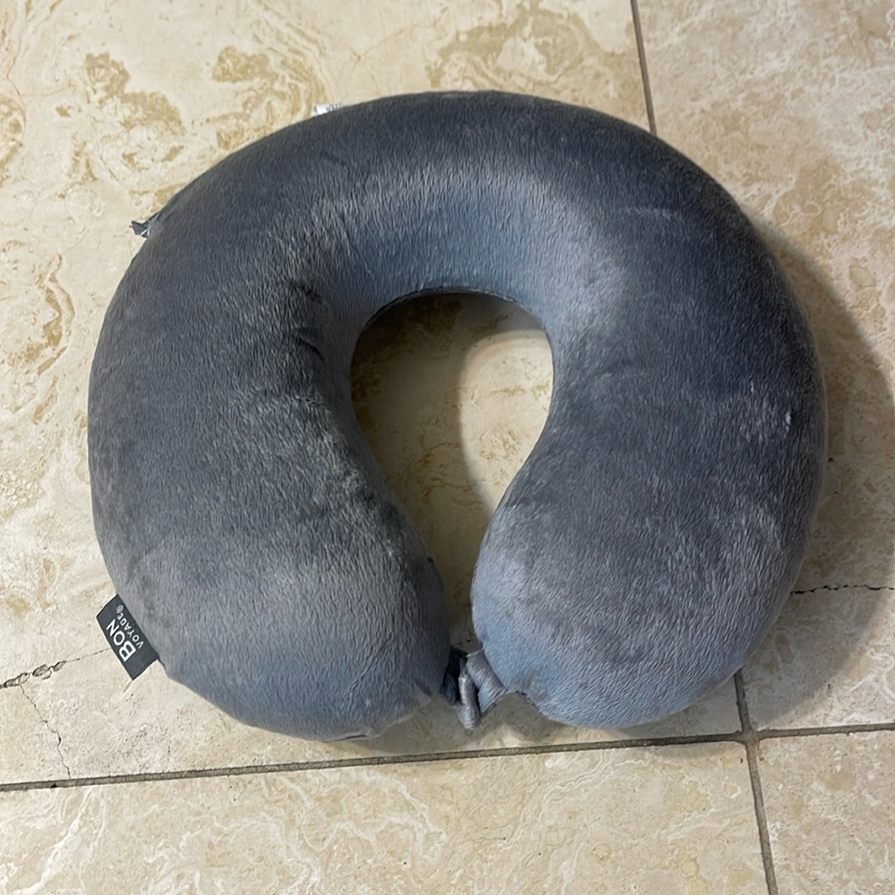 Travel pillow brand new, never used gray